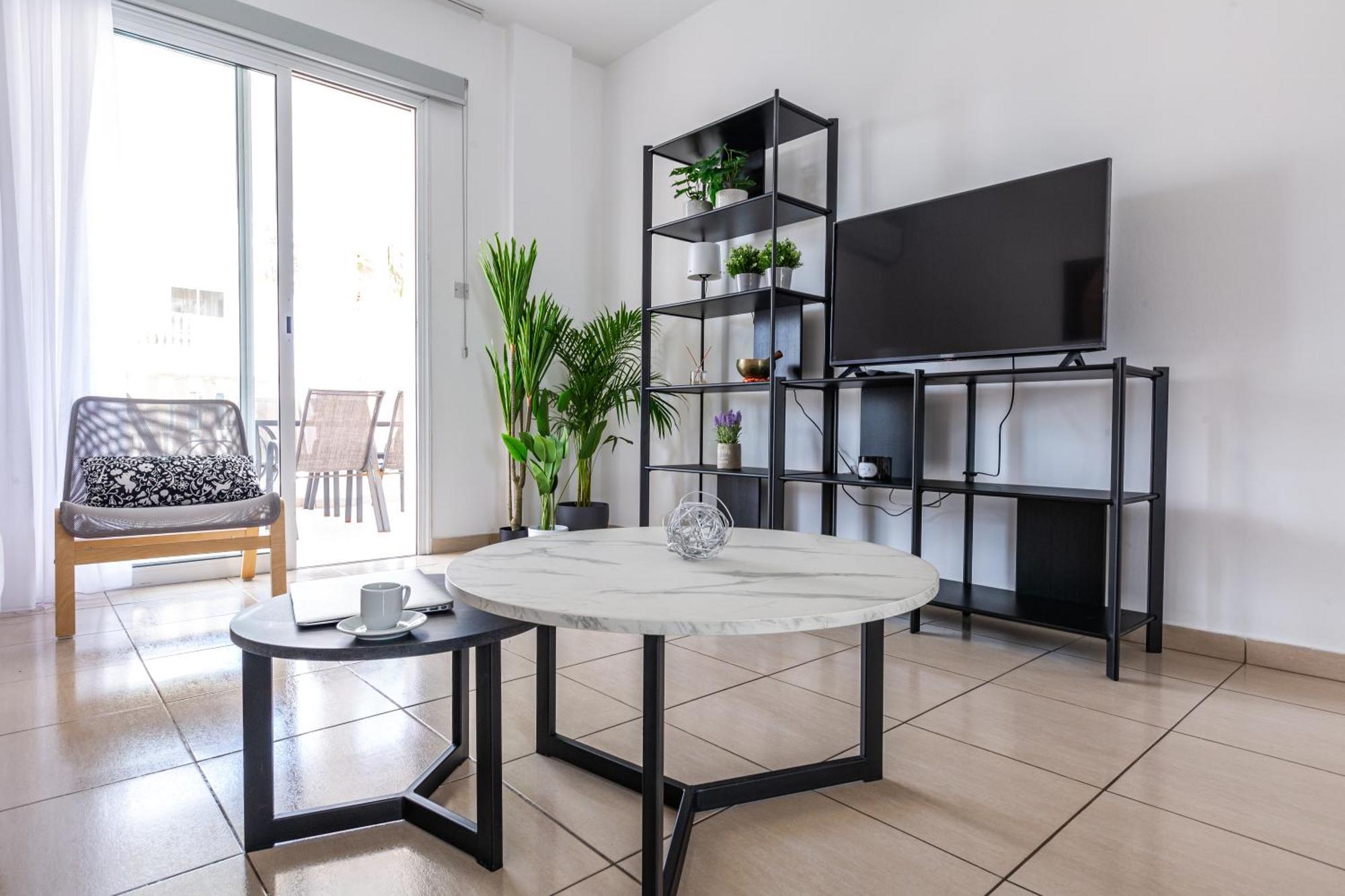 Beautiful 2 Bed Apartment In Paphos Cyprus Exterior photo