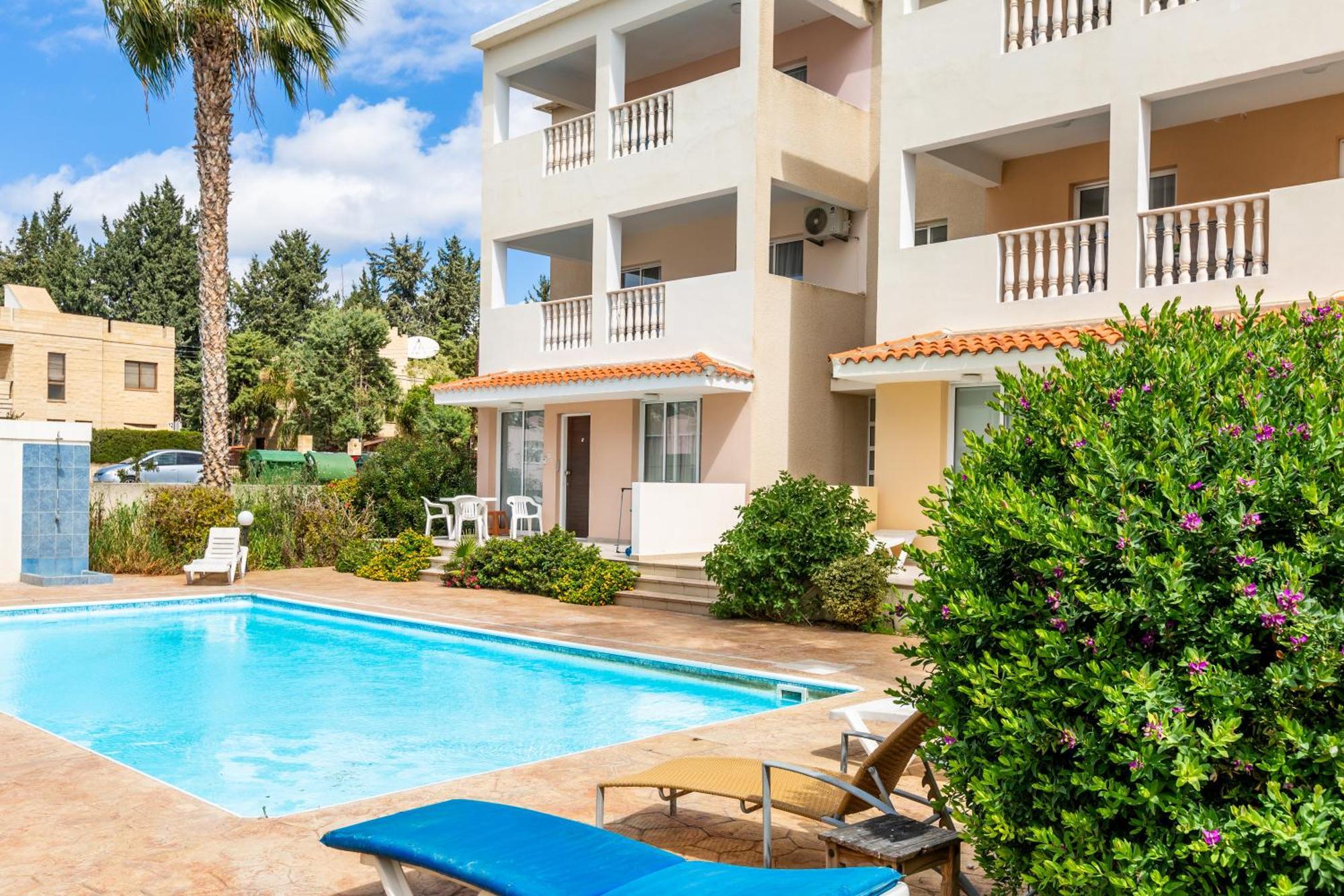 Beautiful 2 Bed Apartment In Paphos Cyprus Exterior photo