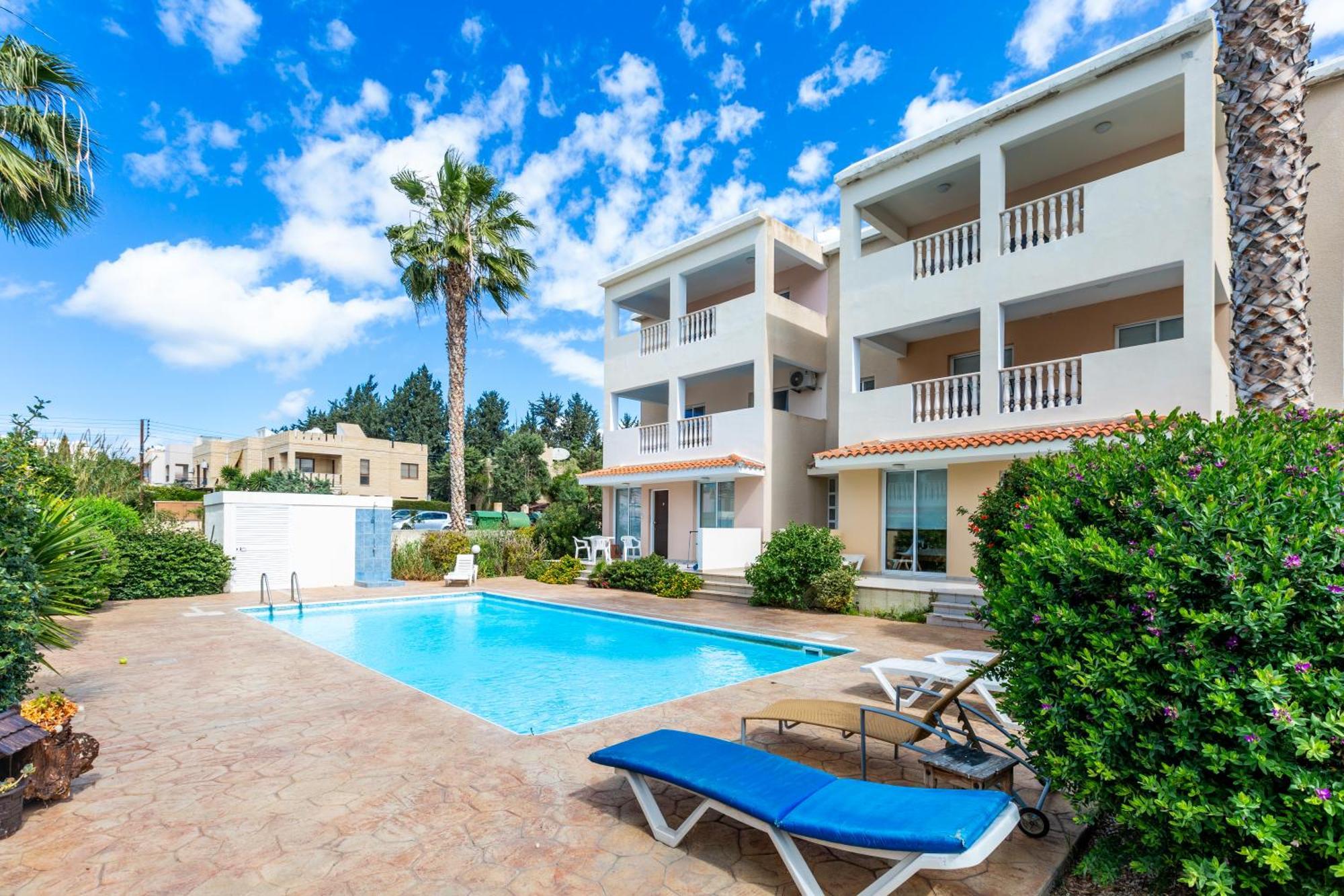 Beautiful 2 Bed Apartment In Paphos Cyprus Exterior photo