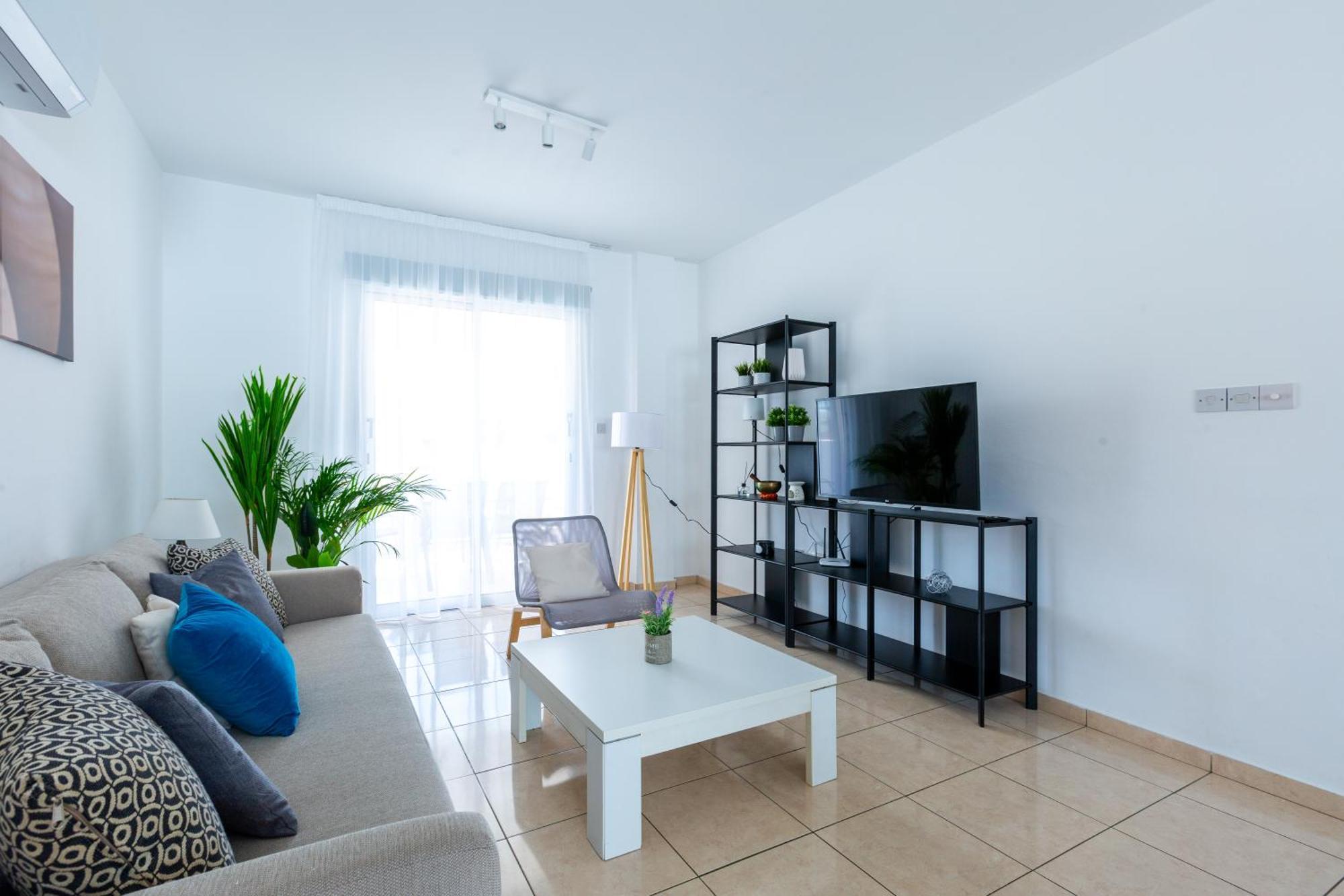 Beautiful 2 Bed Apartment In Paphos Cyprus Exterior photo