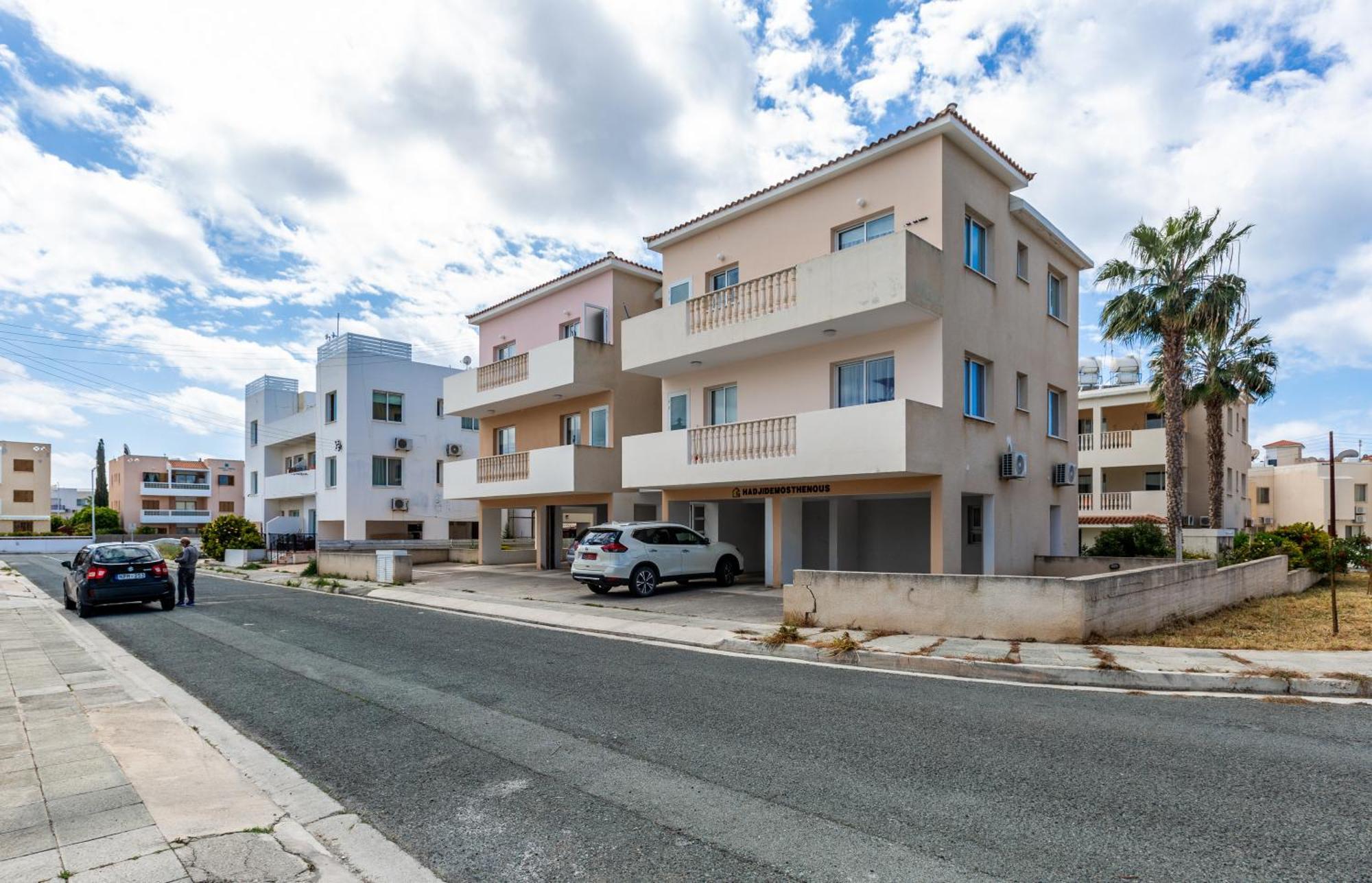 Beautiful 2 Bed Apartment In Paphos Cyprus Exterior photo