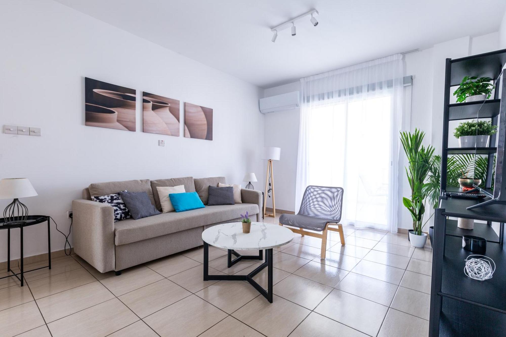 Beautiful 2 Bed Apartment In Paphos Cyprus Exterior photo