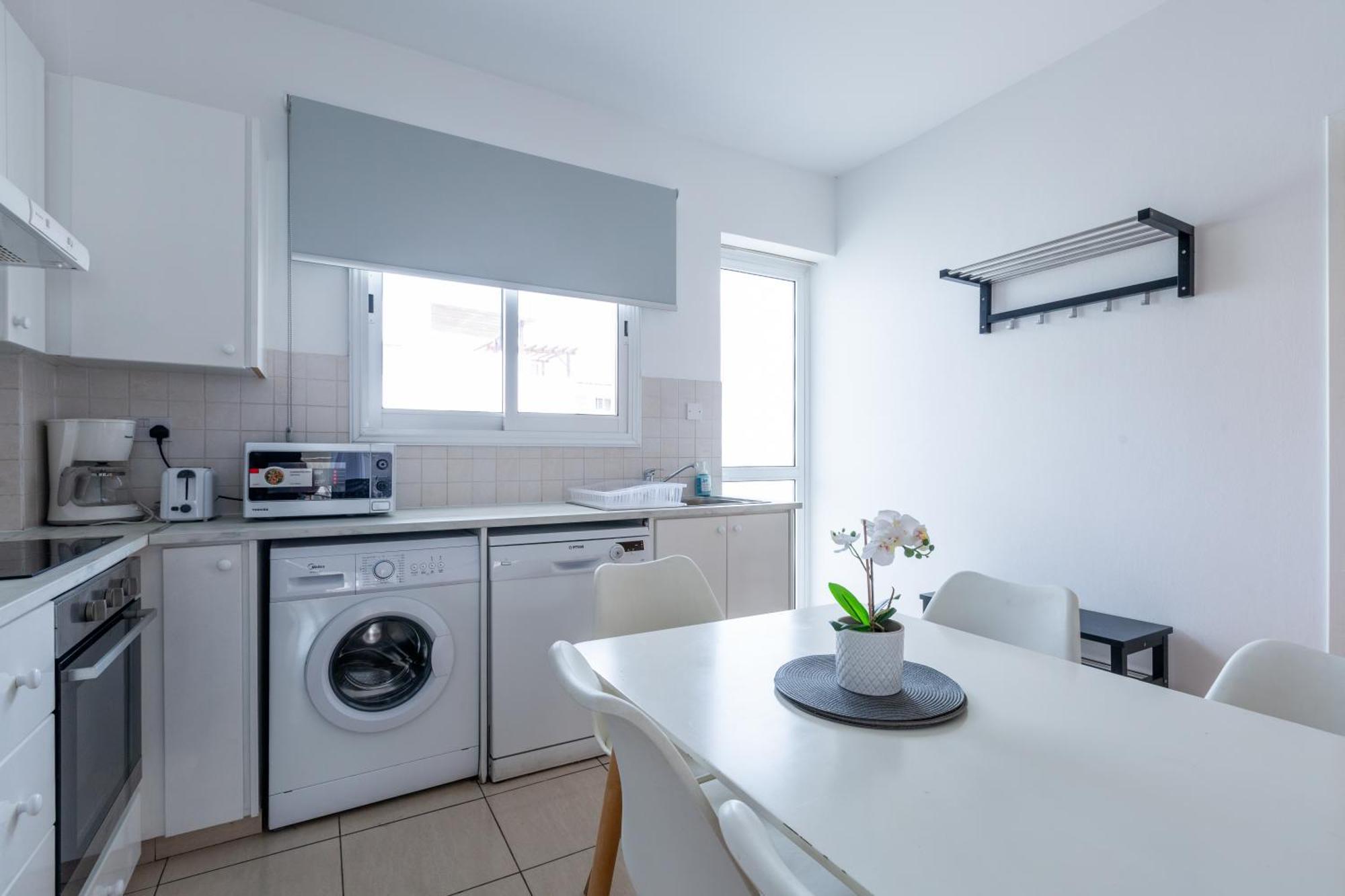 Beautiful 2 Bed Apartment In Paphos Cyprus Exterior photo