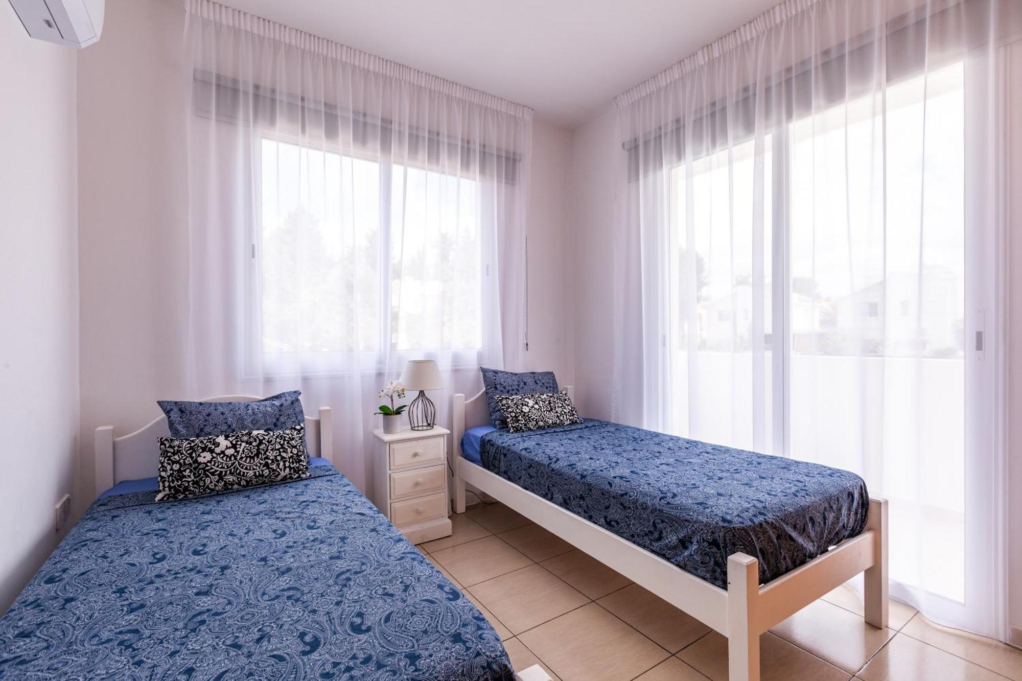 Beautiful 2 Bed Apartment In Paphos Cyprus Exterior photo