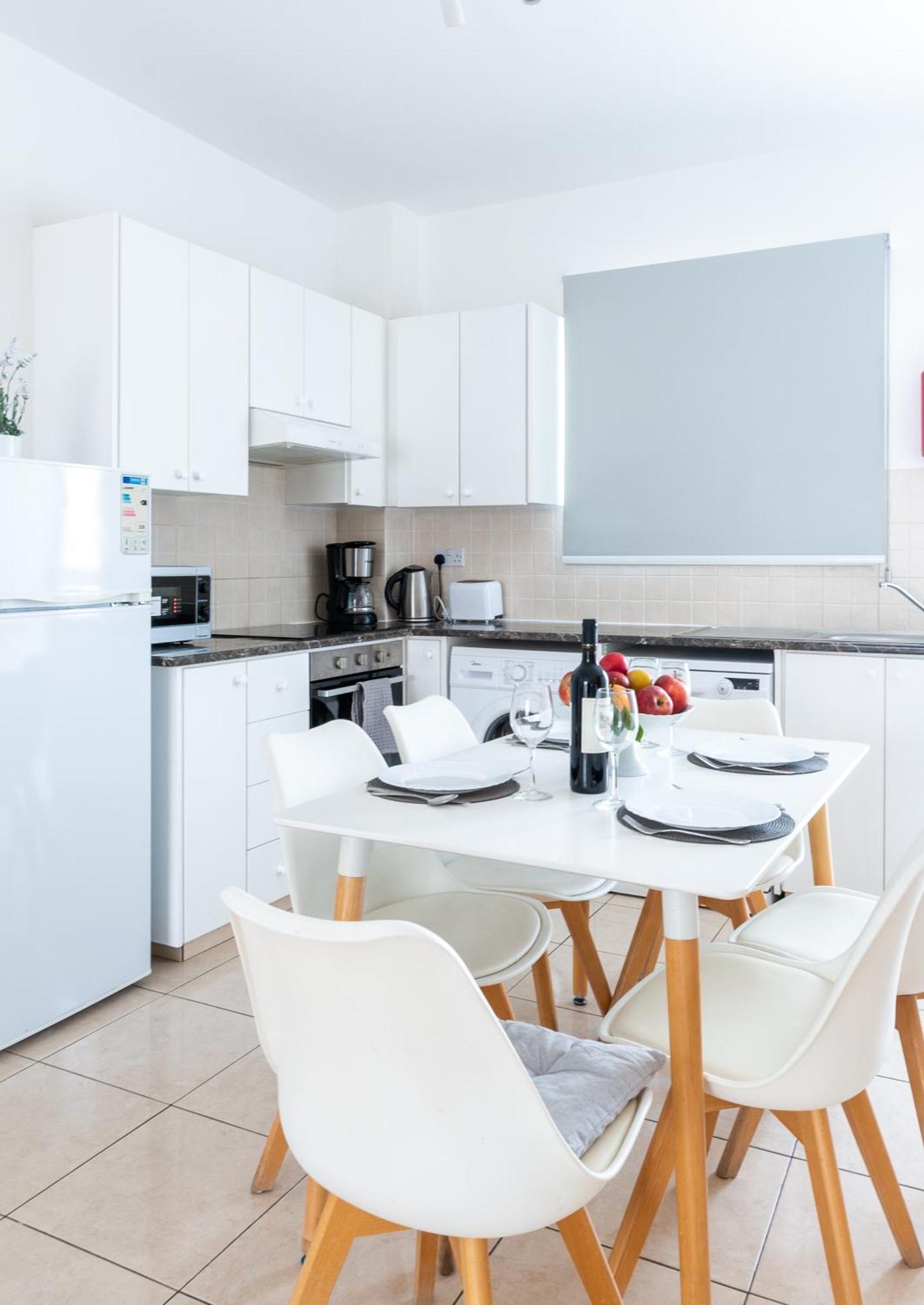 Beautiful 2 Bed Apartment In Paphos Cyprus Exterior photo