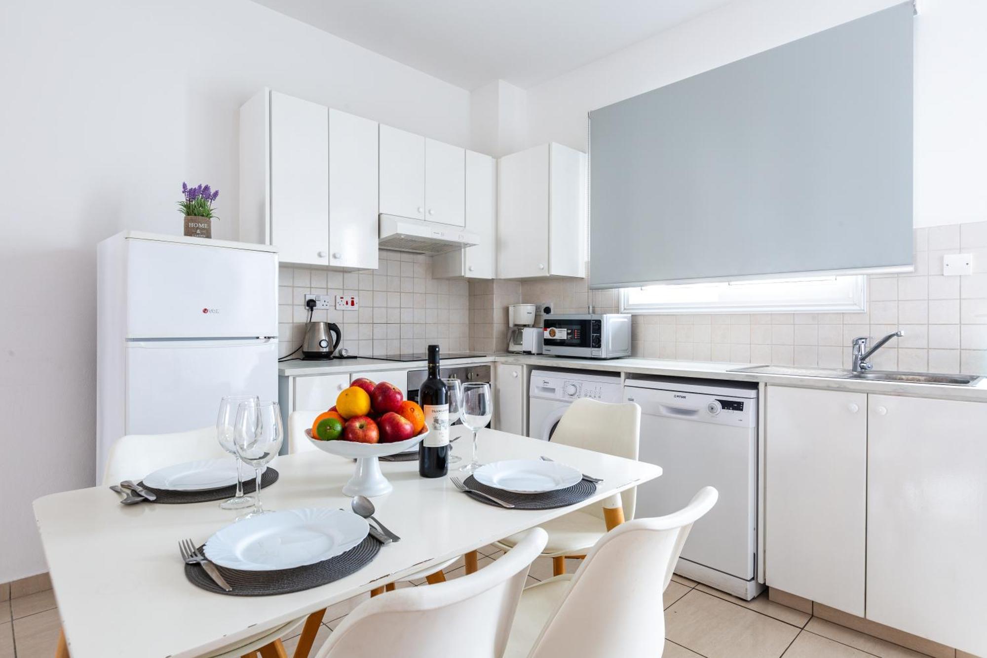 Beautiful 2 Bed Apartment In Paphos Cyprus Exterior photo