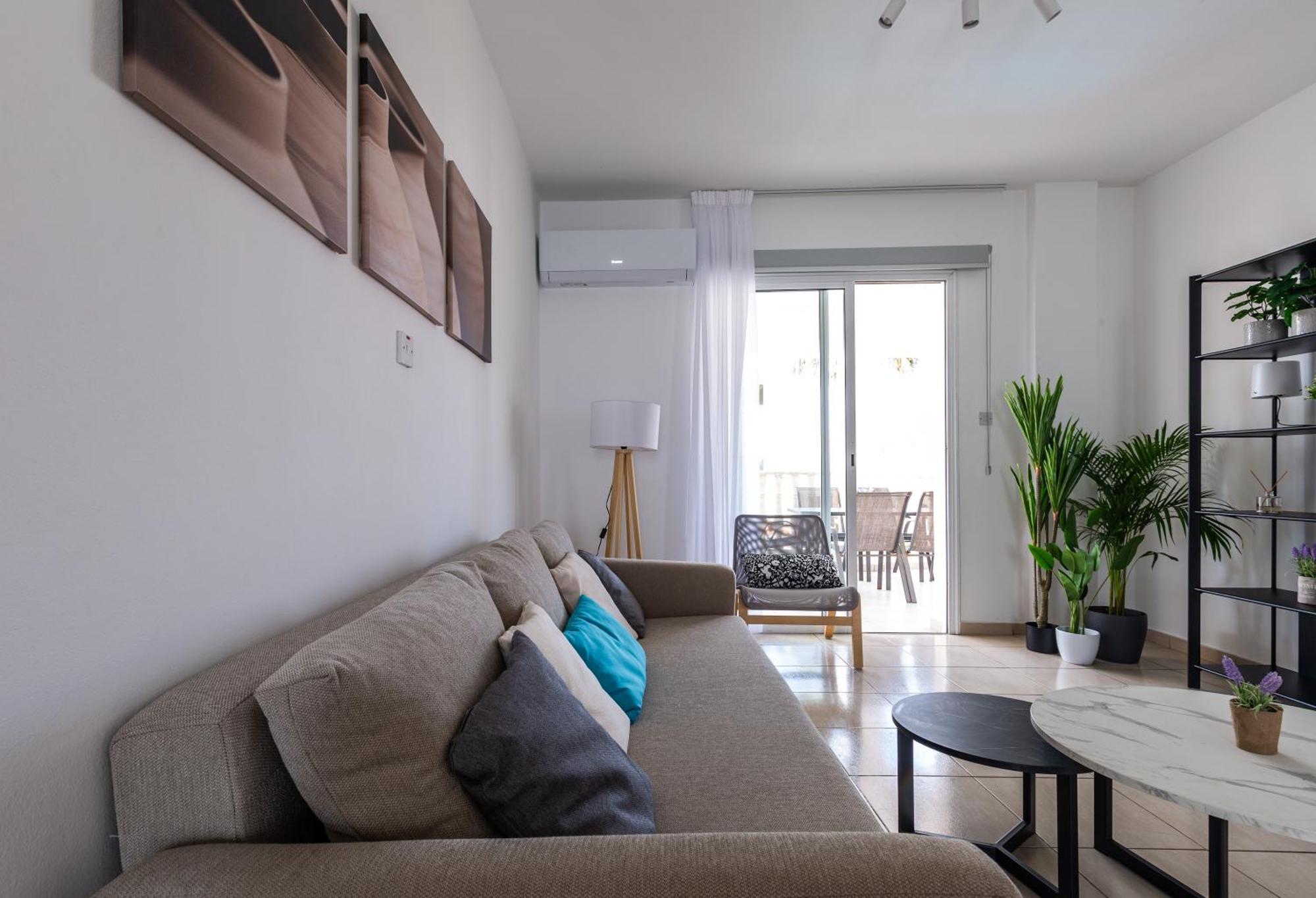 Beautiful 2 Bed Apartment In Paphos Cyprus Exterior photo