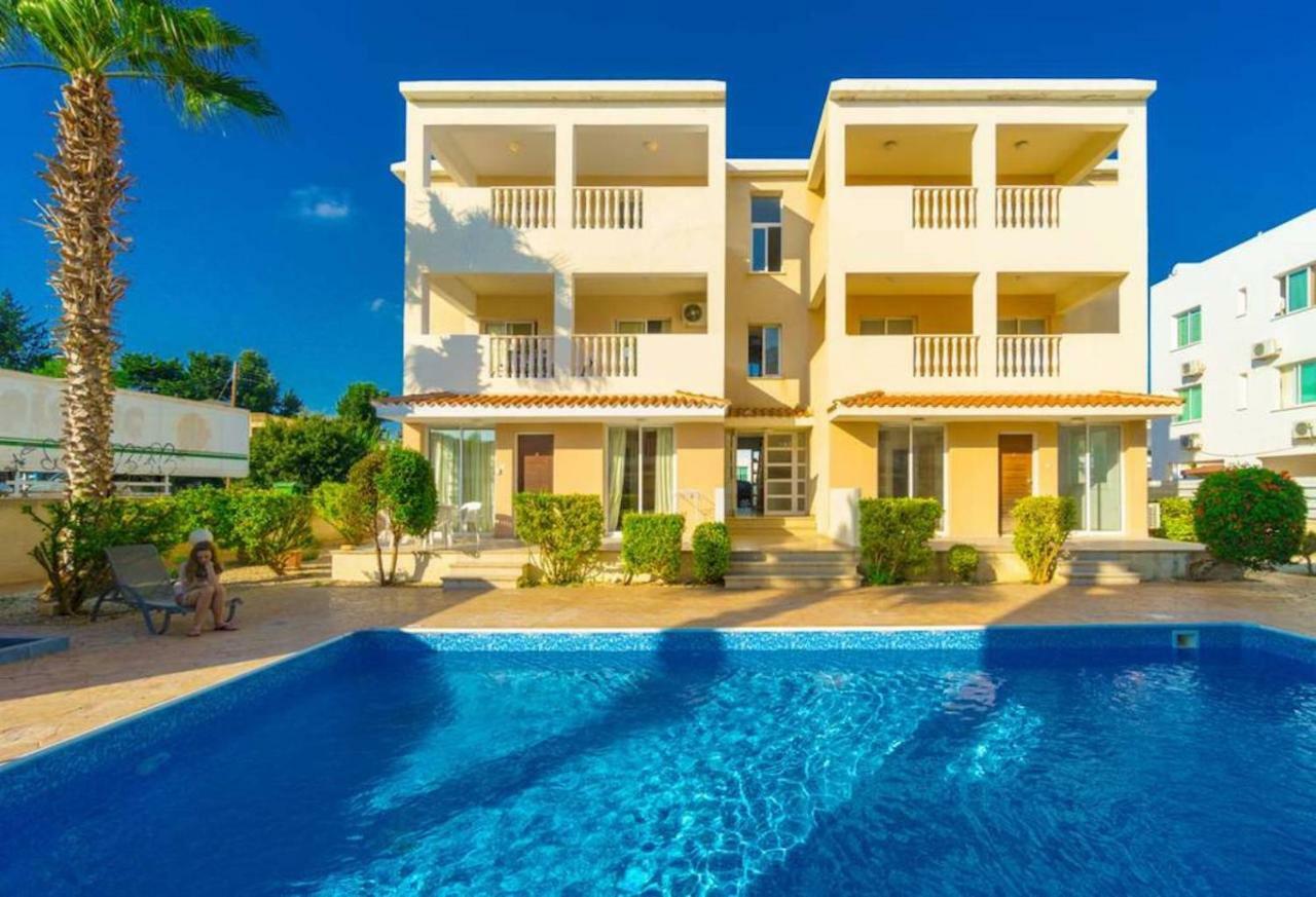 Beautiful 2 Bed Apartment In Paphos Cyprus Exterior photo